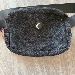 ZIYA Black and Pink Belt Bag